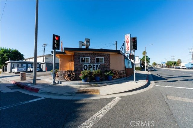 4610 Manhattan Beach Boulevard, Lawndale, CA 90260