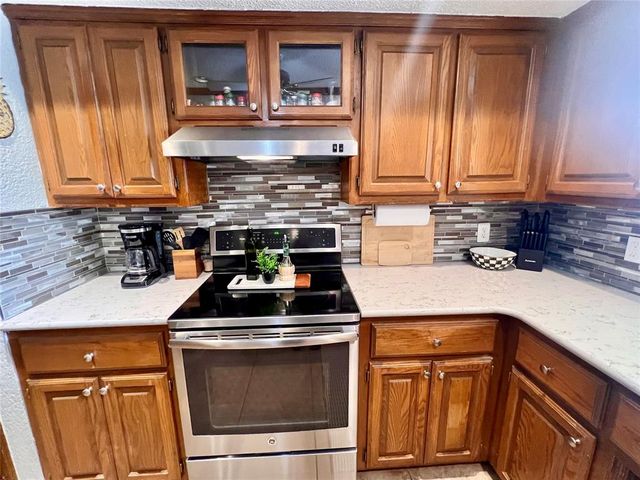 1036 Cedar Hill Place, Midwest City, OK 73110