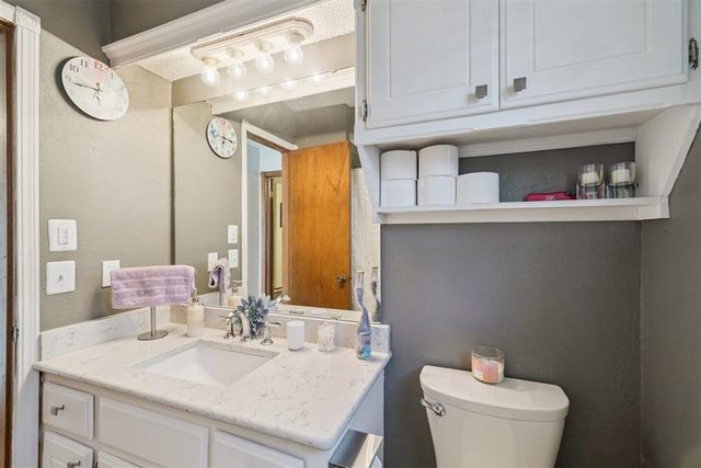1036 Cedar Hill Place, Midwest City, OK 73110
