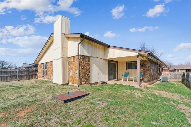 1036 Cedar Hill Place, Midwest City, OK 73110