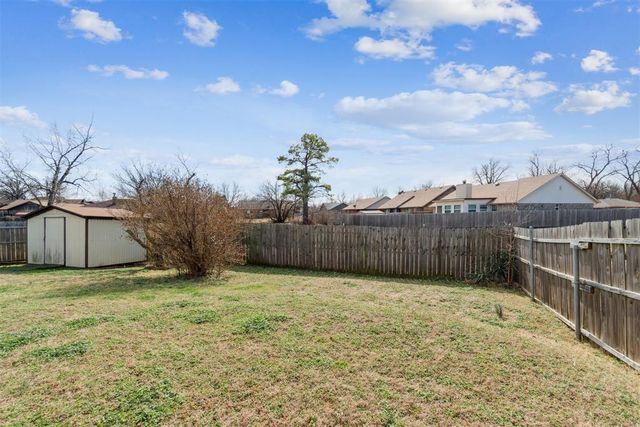 1036 Cedar Hill Place, Midwest City, OK 73110