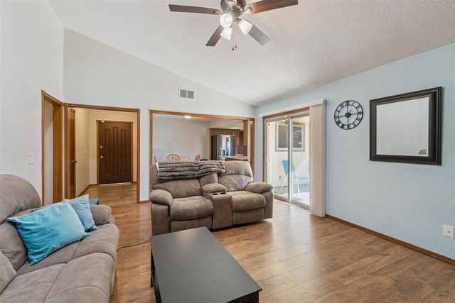 1036 Cedar Hill Place, Midwest City, OK 73110