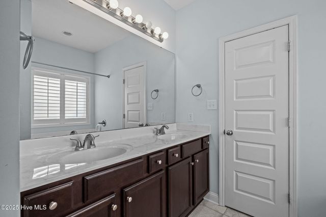 100 White Swan Way, Swansboro, NC 28584