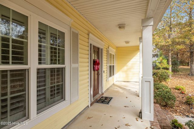 100 White Swan Way, Swansboro, NC 28584