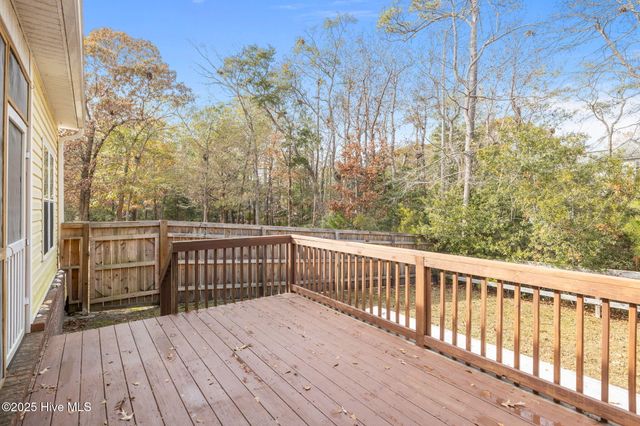 100 White Swan Way, Swansboro, NC 28584