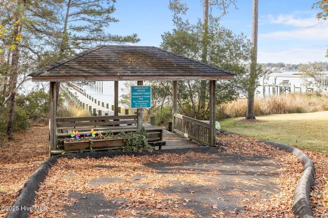 100 White Swan Way, Swansboro, NC 28584