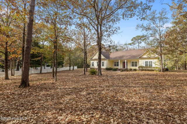 100 White Swan Way, Swansboro, NC 28584