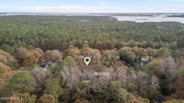 100 White Swan Way, Swansboro, NC 28584