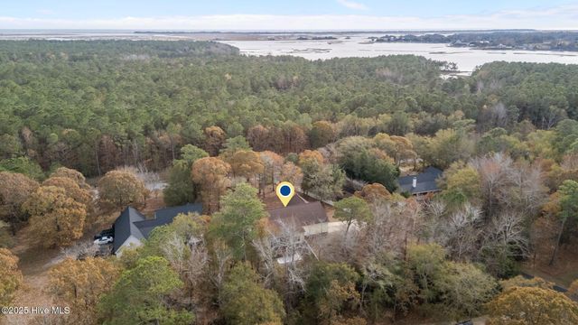 100 White Swan Way, Swansboro, NC 28584