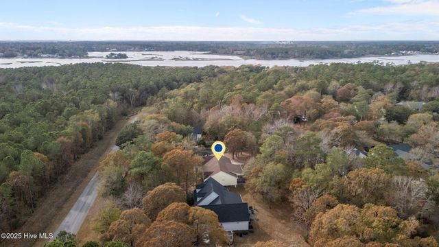 100 White Swan Way, Swansboro, NC 28584