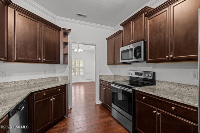 100 White Swan Way, Swansboro, NC 28584