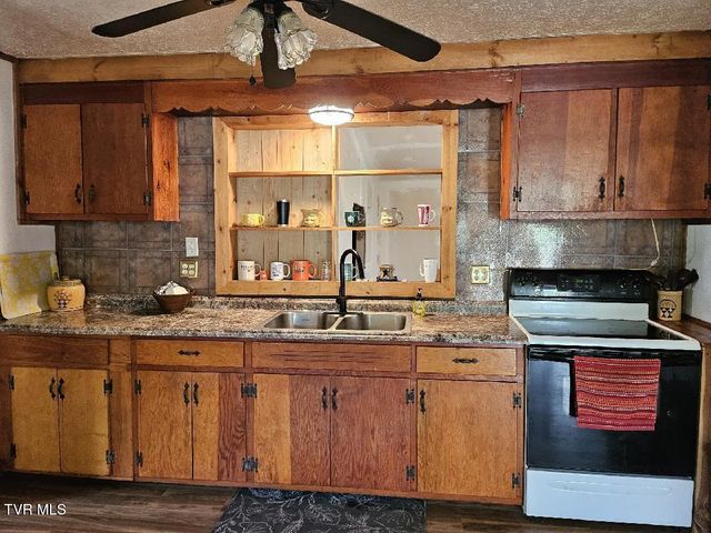 8935 Hunters Valley East Road, Dungannon, VA 24245