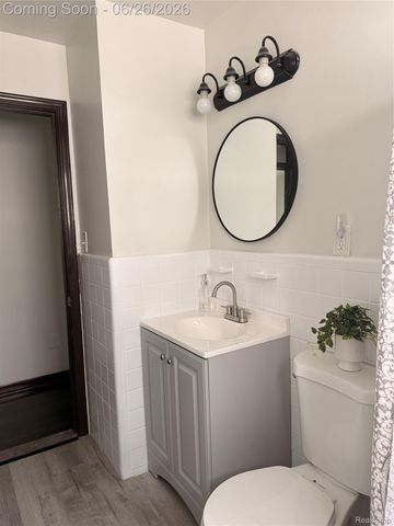 21701 Sunnyside Street, St. Clair Shores, MI 48080