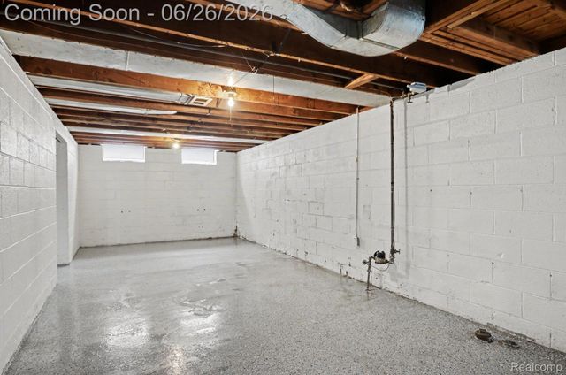 21701 Sunnyside Street, St. Clair Shores, MI 48080