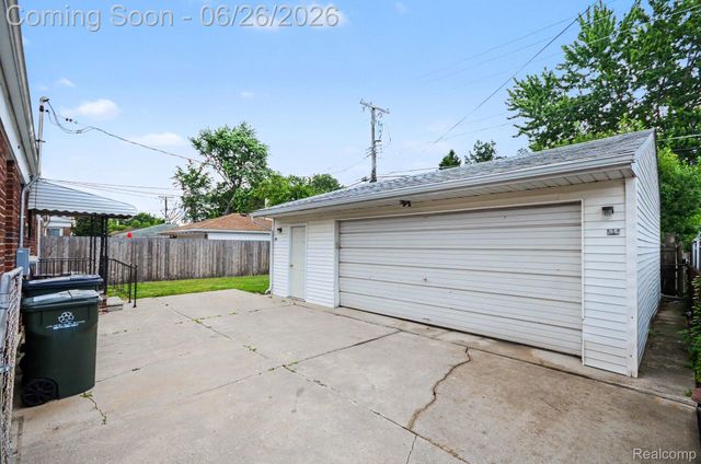 21701 Sunnyside Street, St. Clair Shores, MI 48080