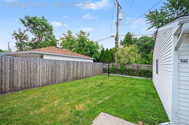 21701 Sunnyside Street, St. Clair Shores, MI 48080