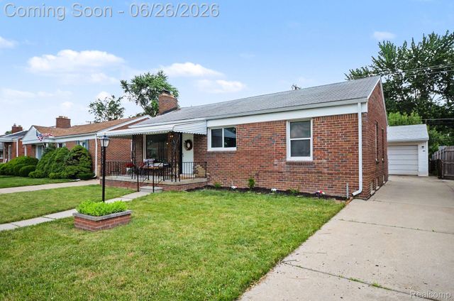 21701 Sunnyside Street, St. Clair Shores, MI 48080