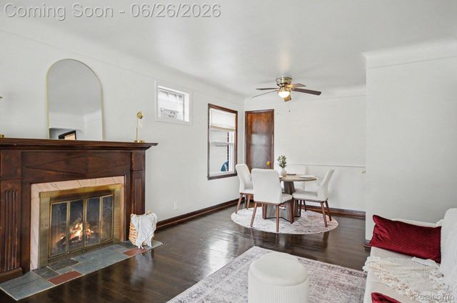 21701 Sunnyside Street, St. Clair Shores, MI 48080