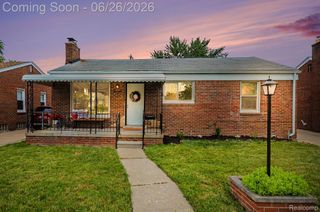 21701 Sunnyside Street, St. Clair Shores, MI 48080