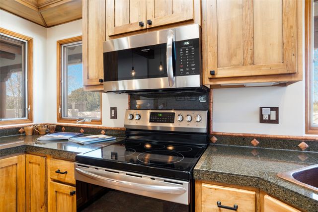 38 Encantado Loop, Santa Fe, NM 87508