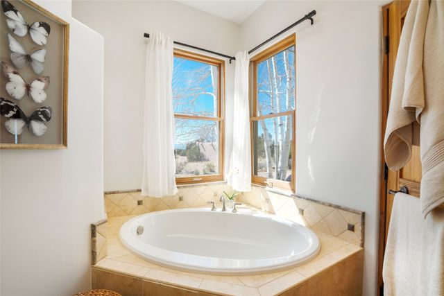 38 Encantado Loop, Santa Fe, NM 87508