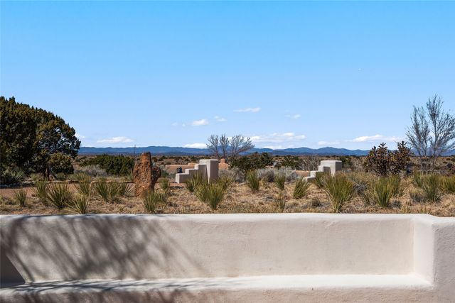 38 Encantado Loop, Santa Fe, NM 87508