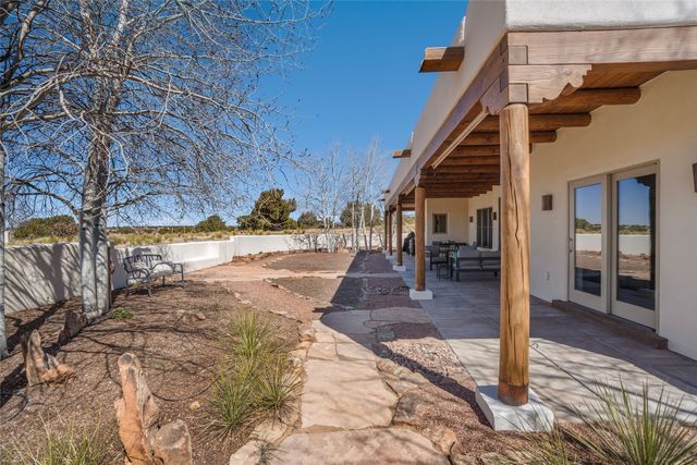 38 Encantado Loop, Santa Fe, NM 87508