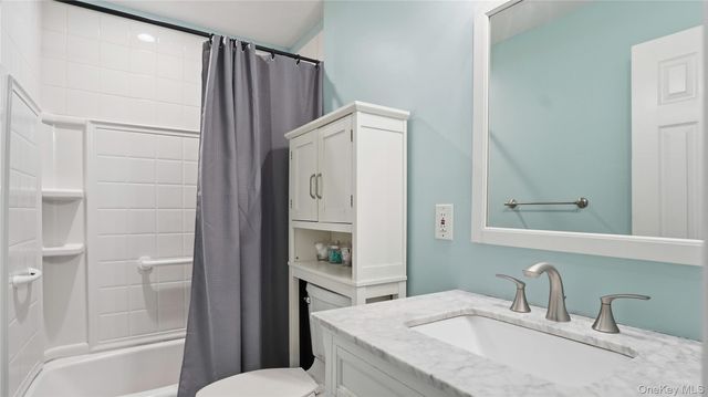 460 Old Town Road 28-A, Port Jefferson Station, NY 11766