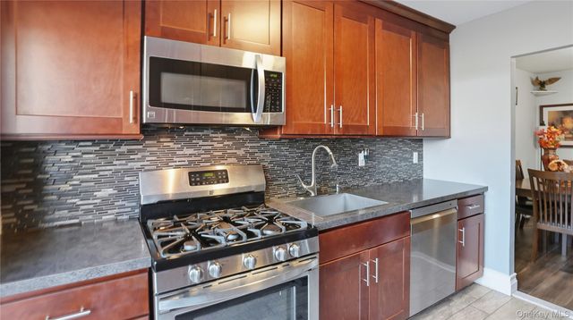 460 Old Town Road 28-A, Port Jefferson Station, NY 11766