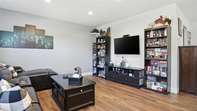 460 Old Town Road 28-A, Port Jefferson Station, NY 11766