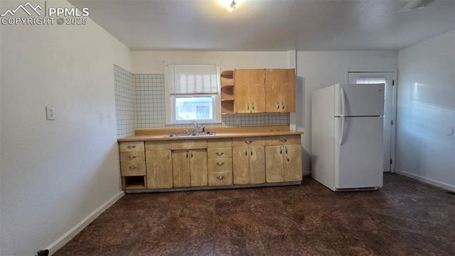 1213 E 11th Street, Pueblo, CO 81001