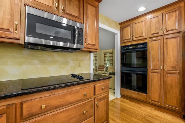 4 Dorset Drive, Walpole, MA 02032