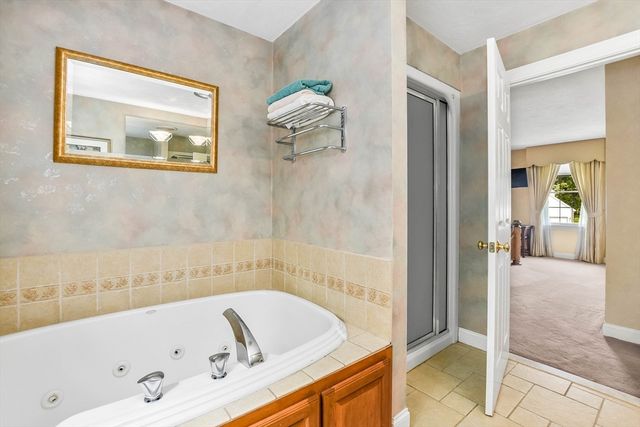 4 Dorset Drive, Walpole, MA 02032