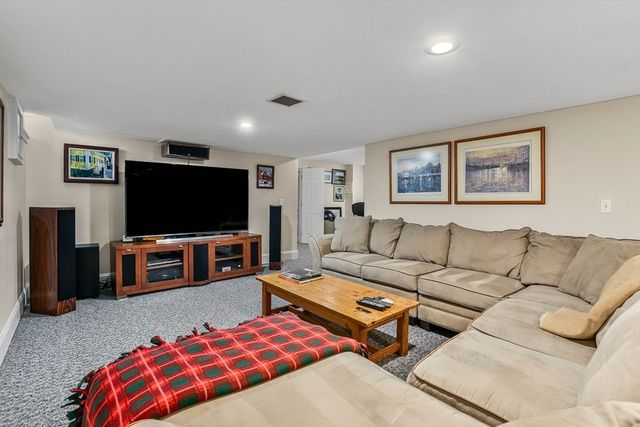 4 Dorset Drive, Walpole, MA 02032