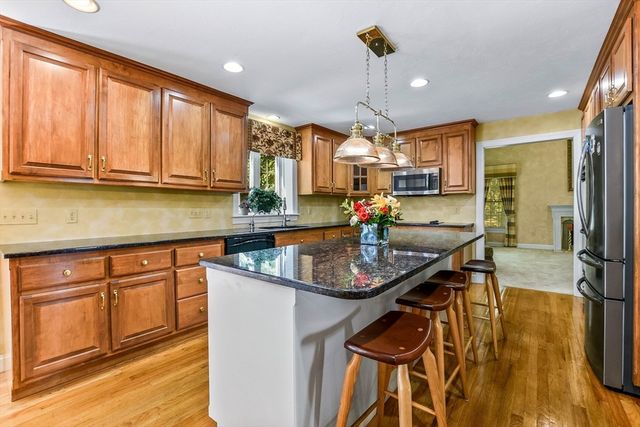4 Dorset Drive, Walpole, MA 02032