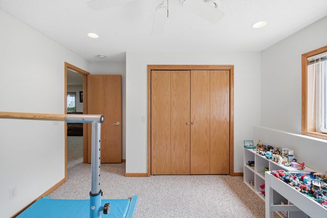 653 Grayhawk Dr, Mankato, MN 56001