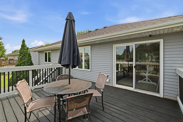653 Grayhawk Dr, Mankato, MN 56001