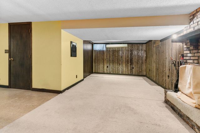 2662 1st Avenue E, North Saint Paul, MN 55109