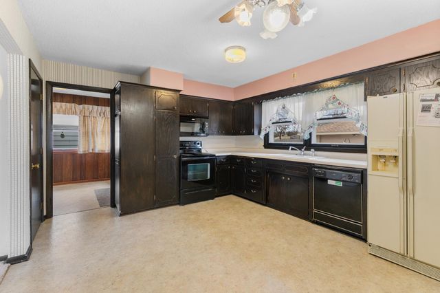 2662 1st Avenue E, North Saint Paul, MN 55109