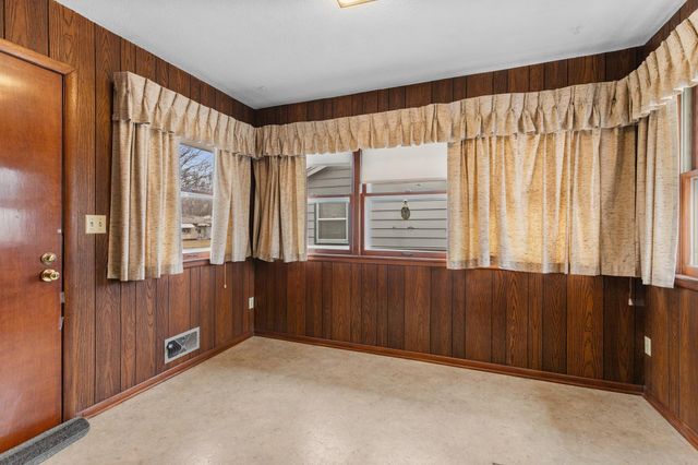 2662 1st Avenue E, North Saint Paul, MN 55109