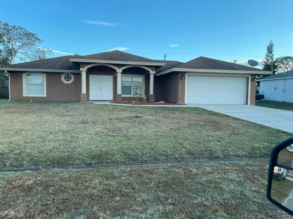 976 SW Whittier Terrace, Port St. Lucie, Port St Lucie, FL 34953