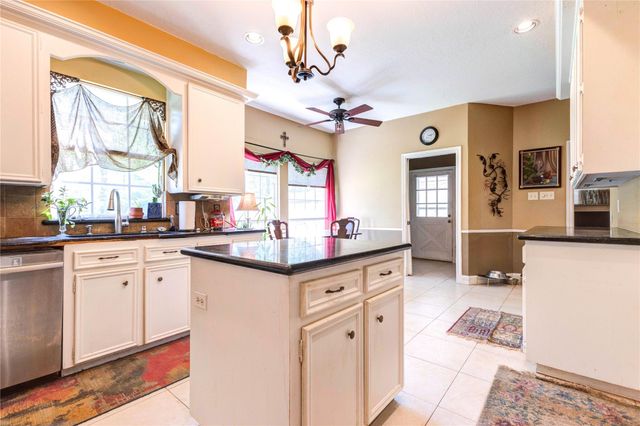 32037 Dobbin Huffsmith Road, Magnolia, TX 77354