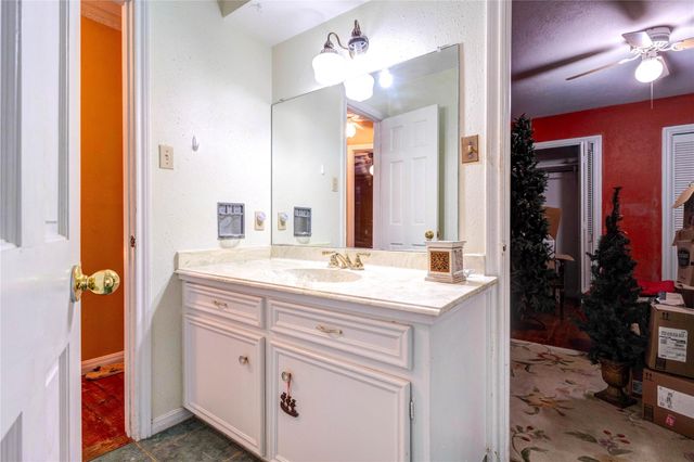 32037 Dobbin Huffsmith Road, Magnolia, TX 77354