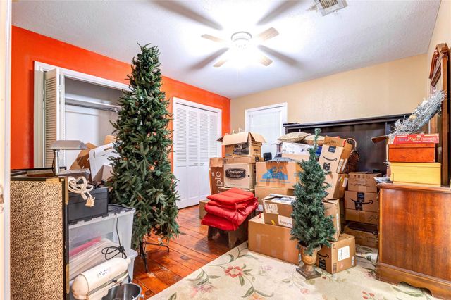 32037 Dobbin Huffsmith Road, Magnolia, TX 77354