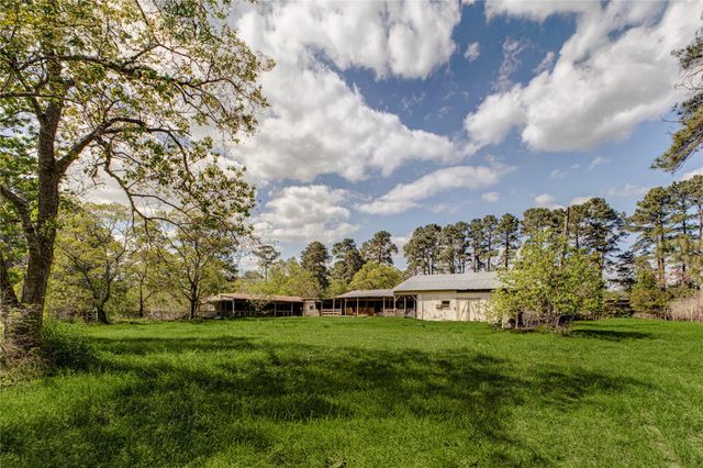32037 Dobbin Huffsmith Road, Magnolia, TX 77354