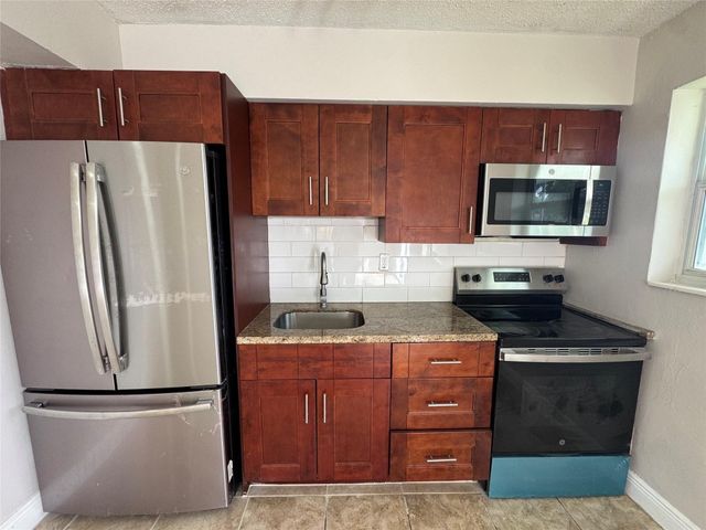 1700 NW 52nd Avenue 1, Lauderhill, FL 33313