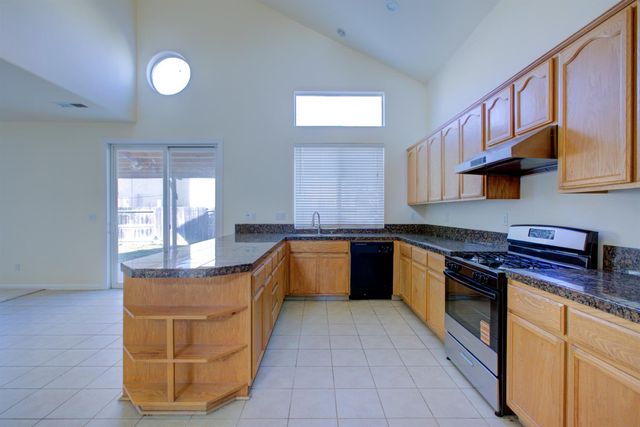 4651 Stern Dr, Merced, CA 95348