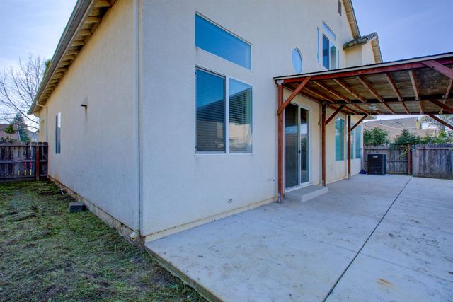 4651 Stern Dr, Merced, CA 95348
