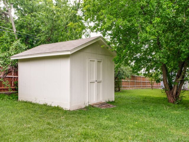 501 Stevens Drive, Benbrook, TX 76126