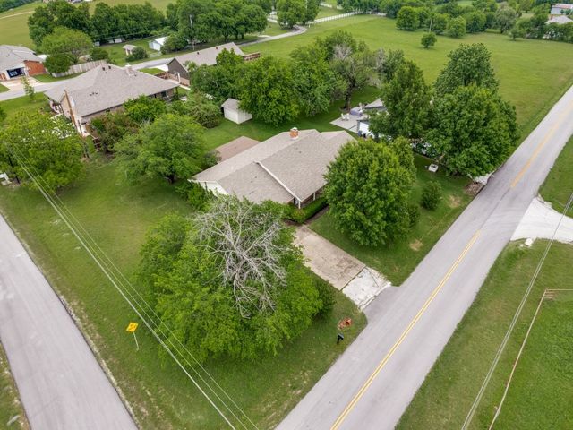 501 Stevens Drive, Benbrook, TX 76126